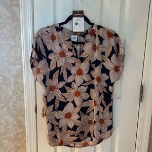 Never worn sample Cabi top size small daisy print